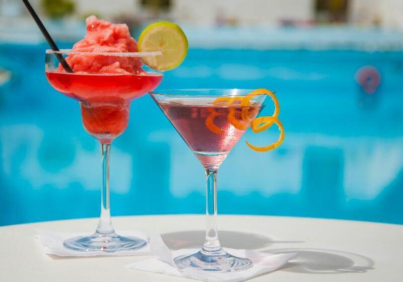 בית מלון כפרי The Grove Seaside