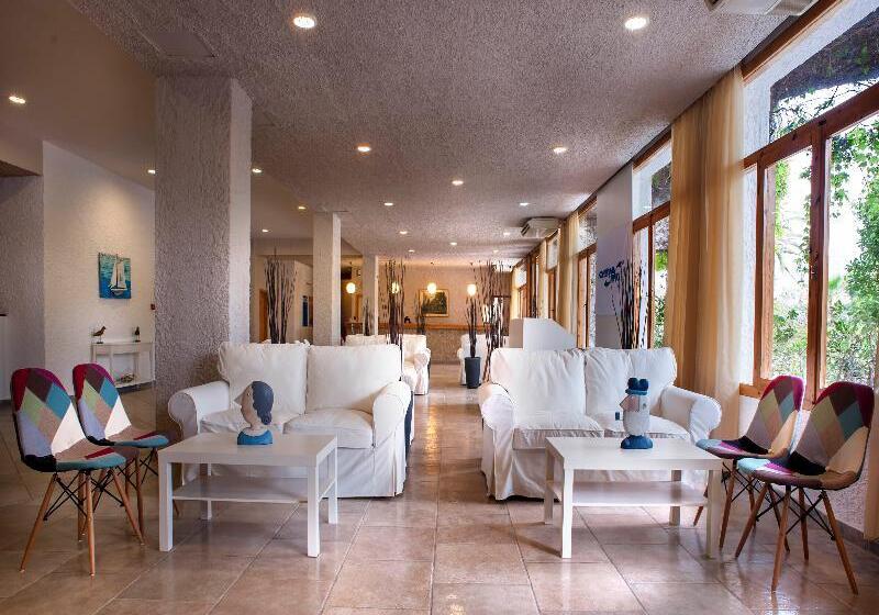 בית מלון כפרי The Grove Seaside