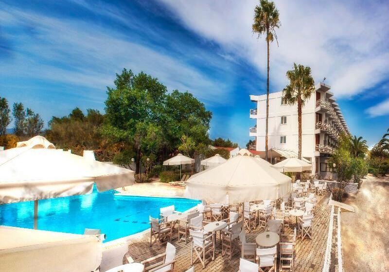 בית מלון כפרי The Grove Seaside