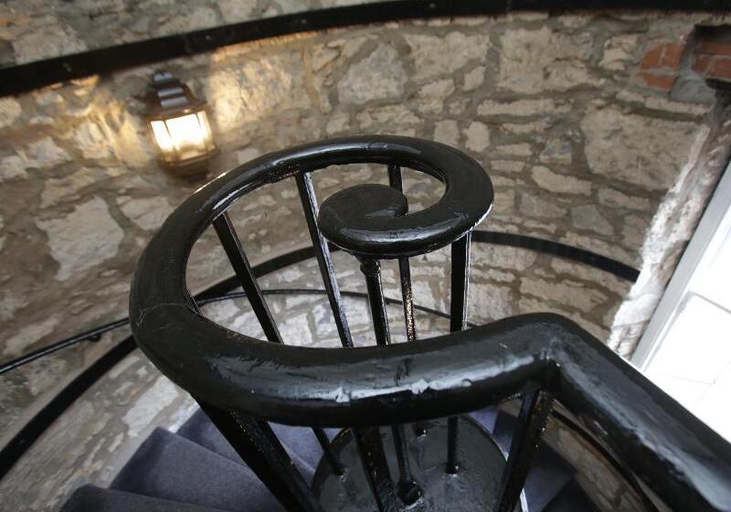 בית מלון כפרי Merchant City Inn