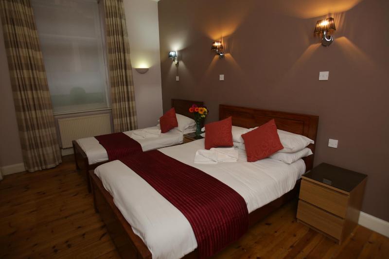 בית מלון כפרי Merchant City Inn