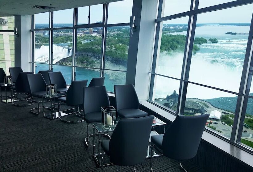 Tower Hotel At Fallsview