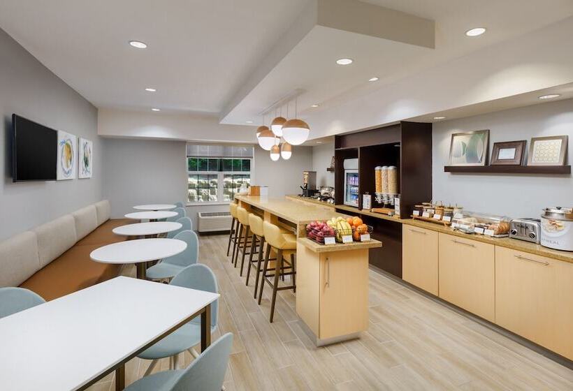 هتل Towneplace Suites Manchesterboston Regional Airport