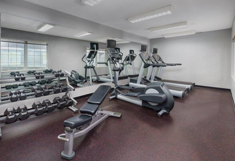 هتل Towneplace Suites Manchesterboston Regional Airport