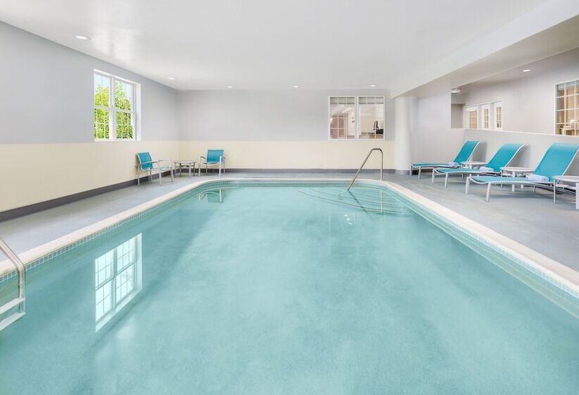 هتل Towneplace Suites Manchesterboston Regional Airport
