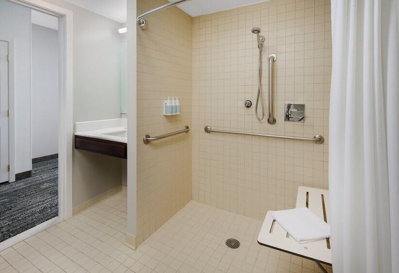 هتل Towneplace Suites Manchesterboston Regional Airport