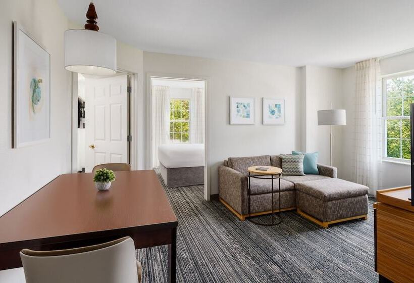 هتل Towneplace Suites Manchesterboston Regional Airport