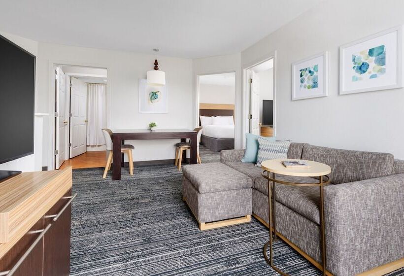 هتل Towneplace Suites Manchesterboston Regional Airport