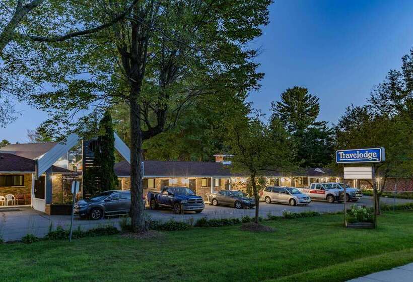 فندق Travelodge By Wyndham Bracebridge