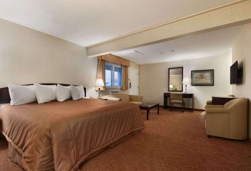 هتل Travelodge By Wyndham Langley