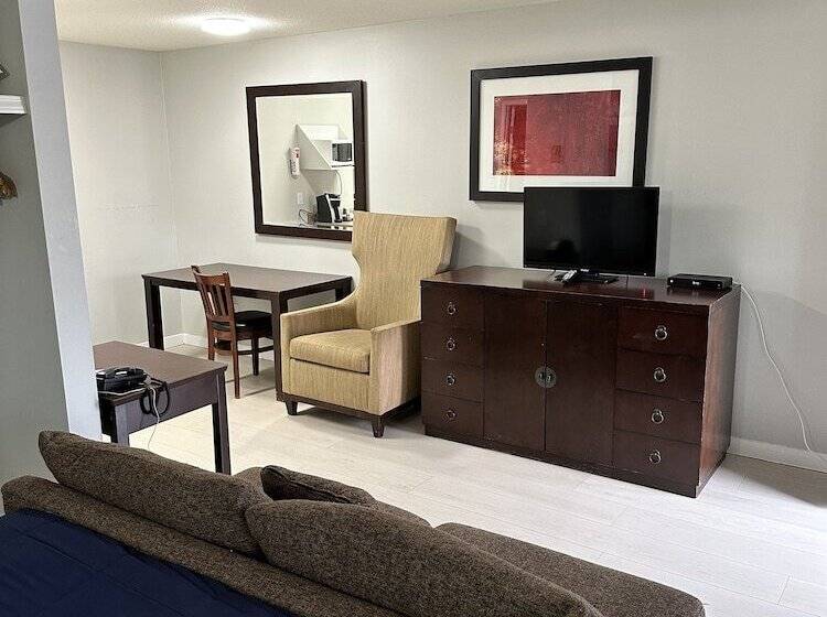 هتل Travelodge By Wyndham Langley