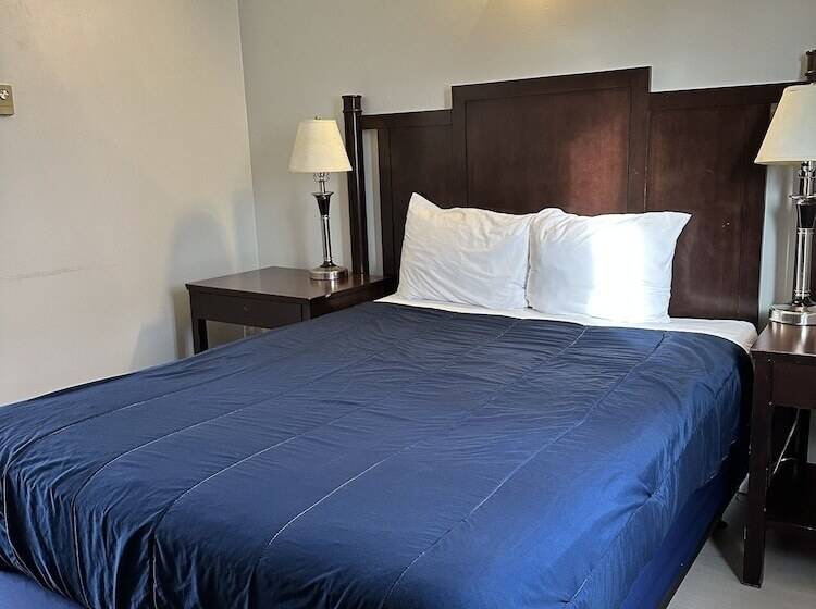 هتل Travelodge By Wyndham Langley