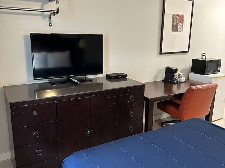 هتل Travelodge By Wyndham Langley