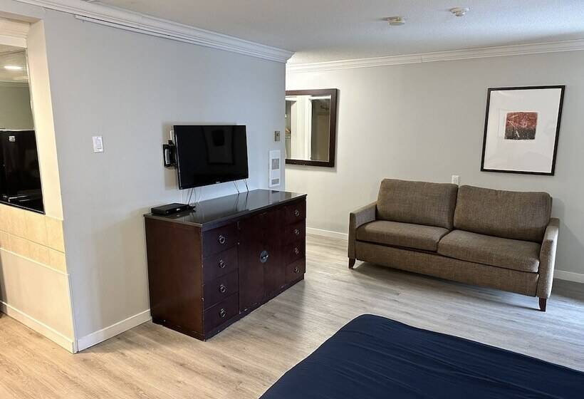 هتل Travelodge By Wyndham Langley