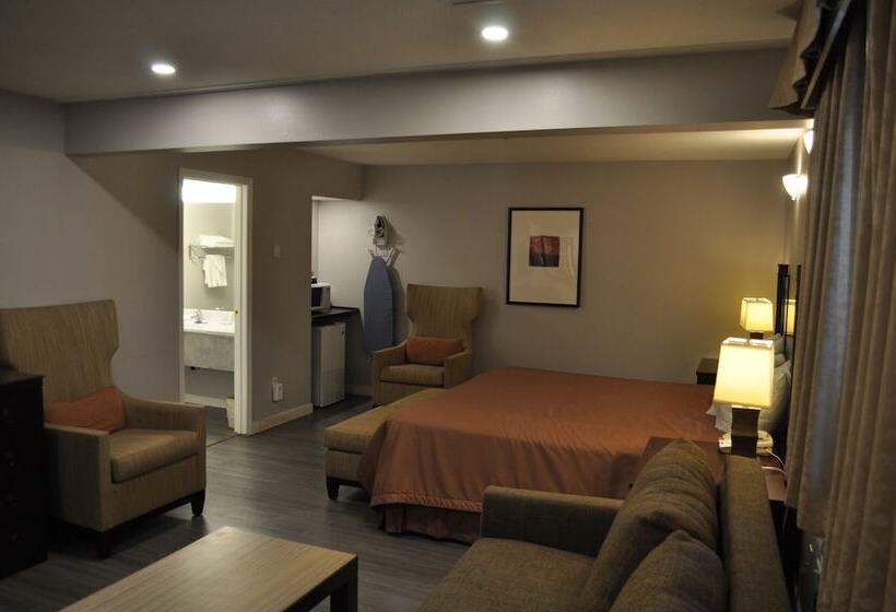 هتل Travelodge By Wyndham Langley