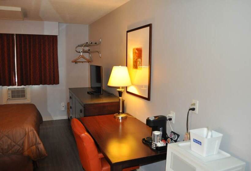 هتل Travelodge By Wyndham Langley