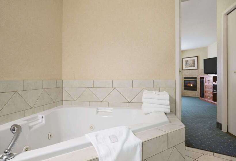 فندق Travelodge By Wyndham Strathmore