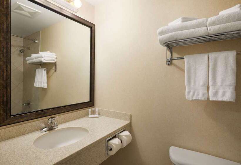 فندق Travelodge By Wyndham Strathmore
