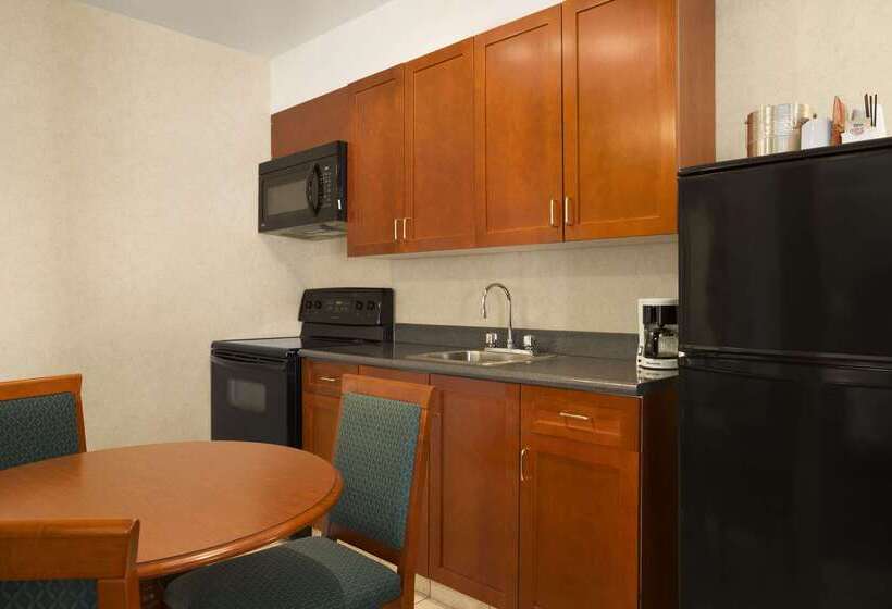 فندق Travelodge By Wyndham Strathmore