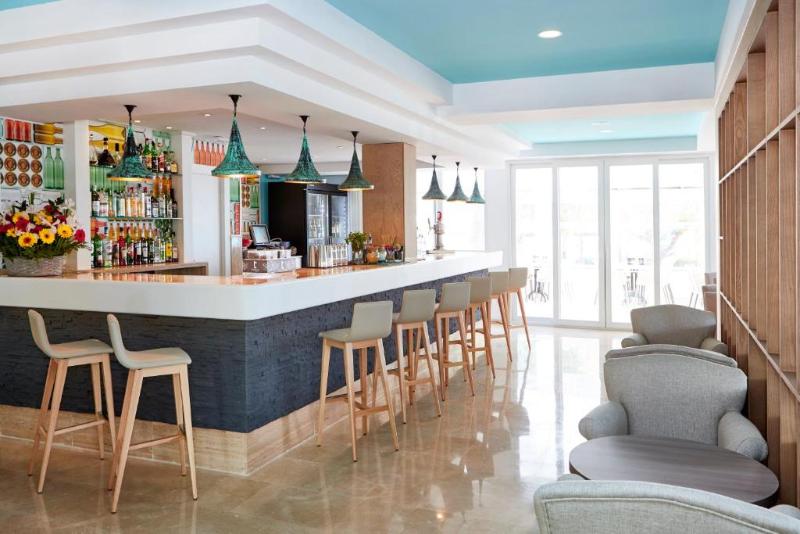 Universal Hotel Laguna