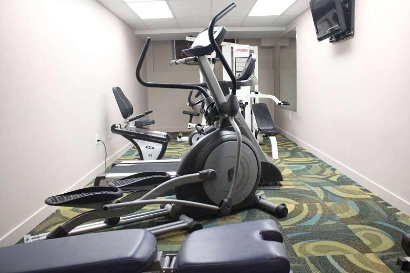 בית מלון כפרי Travelodge By Wyndham Fort Mcmurray