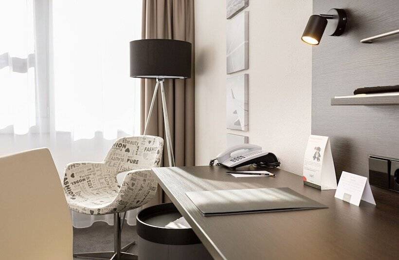 Victor S Residenz Hotel Berlin Tegel