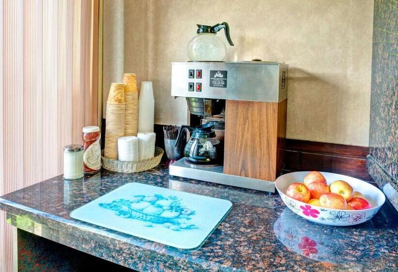 فندق Weber Inn Kitchener