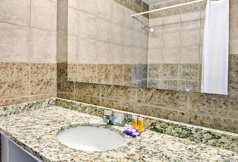 فندق Weber Inn Kitchener