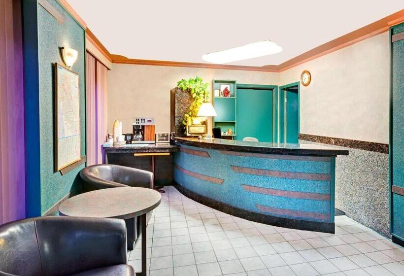 فندق Weber Inn Kitchener