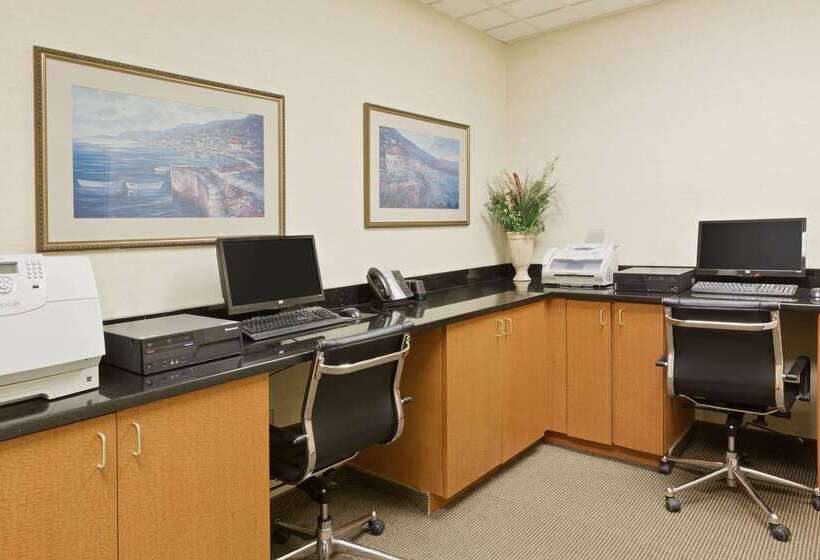 فندق Wingate By Wyndham Charlotte Airport