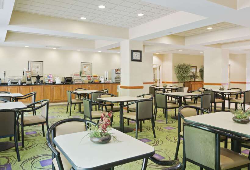 فندق Wingate By Wyndham Charlotte Airport