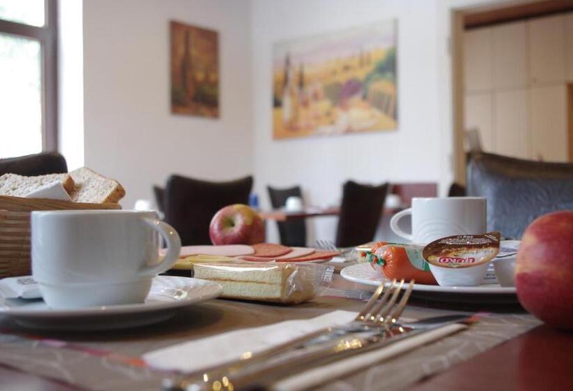 Отель Zum Adler