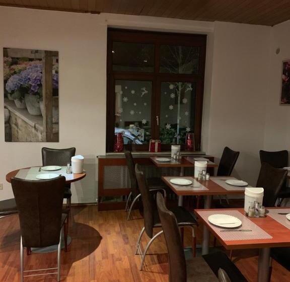 Отель Zum Adler