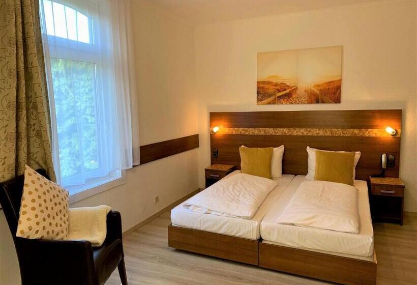 Отель Zum Adler