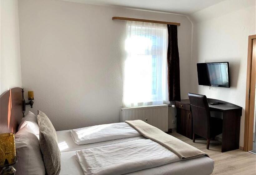 Отель Zum Adler