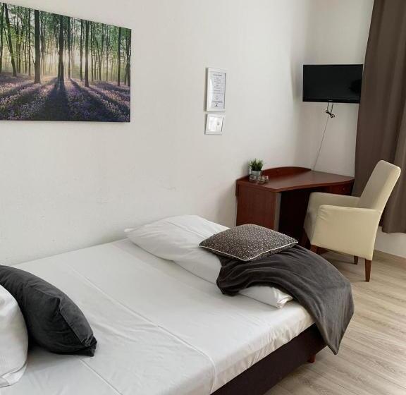 Отель Zum Adler