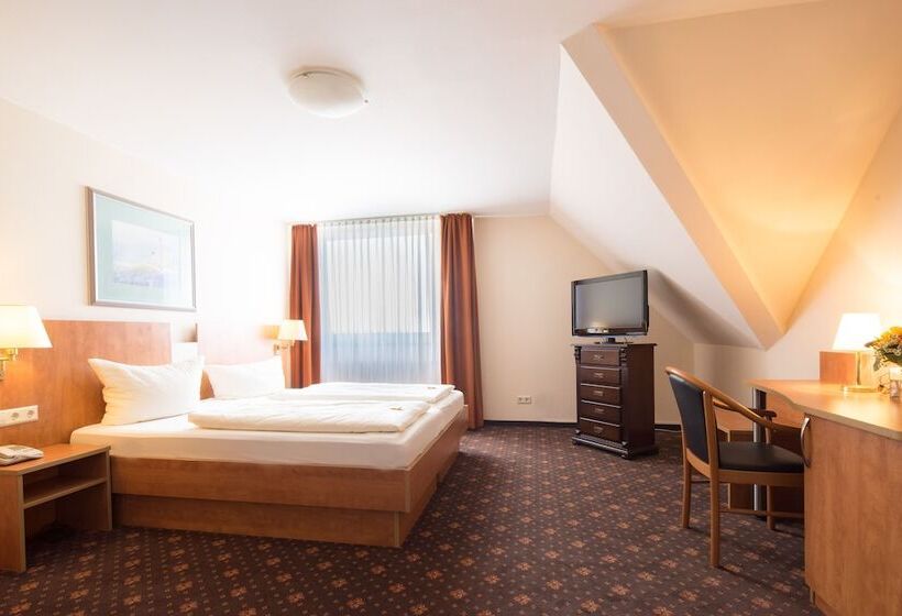 Maximilian Hotel & Apartments Weil Am Rhein / Basel