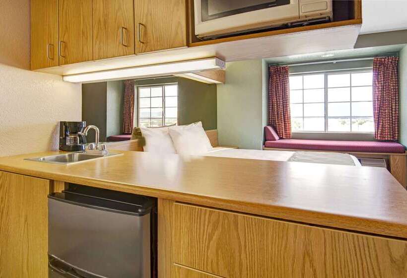 Microtel Inn & Suites By Wyndham Albuquerque West
