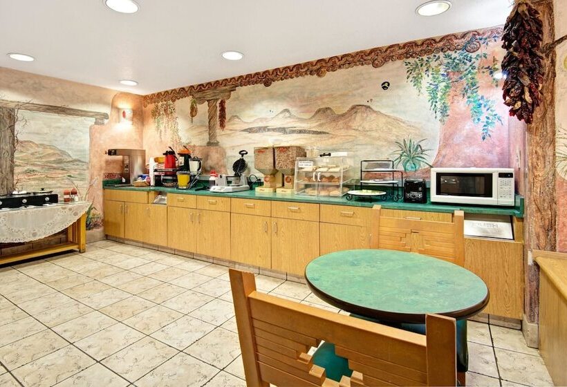 Microtel Inn & Suites By Wyndham Albuquerque West