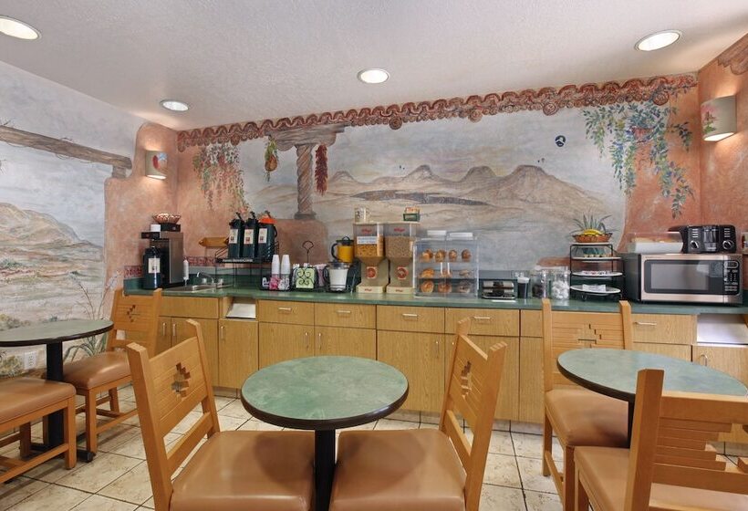 Microtel Inn & Suites By Wyndham Albuquerque West