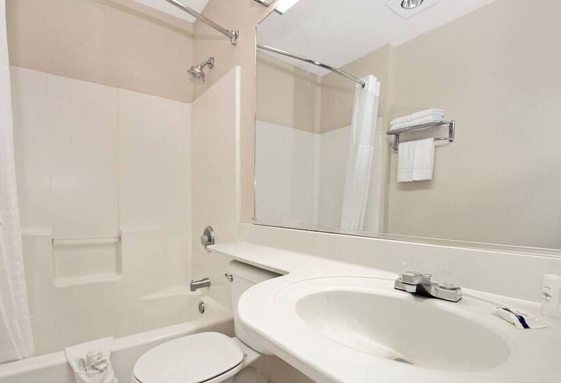 Microtel Inn & Suites By Wyndham Albuquerque West