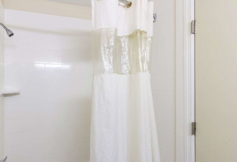 Motel 6 New Brunswick