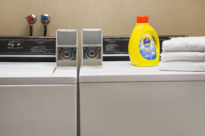 فندق على الطريق Days Inn By Wyndham Woodstock