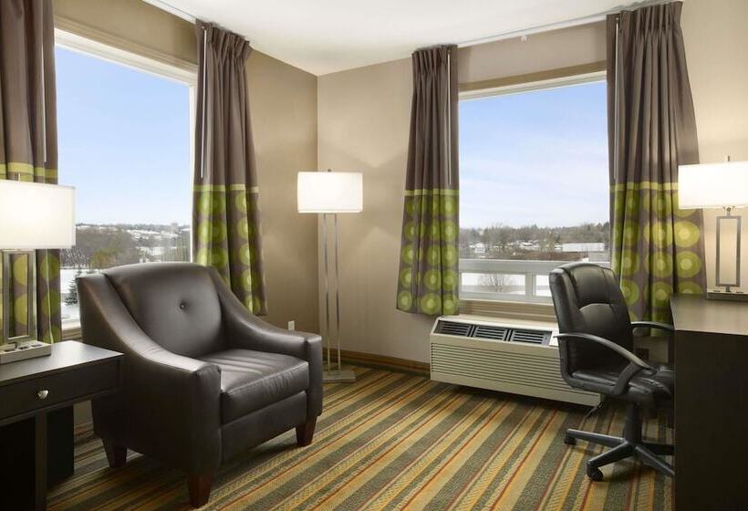 فندق على الطريق Days Inn By Wyndham Woodstock