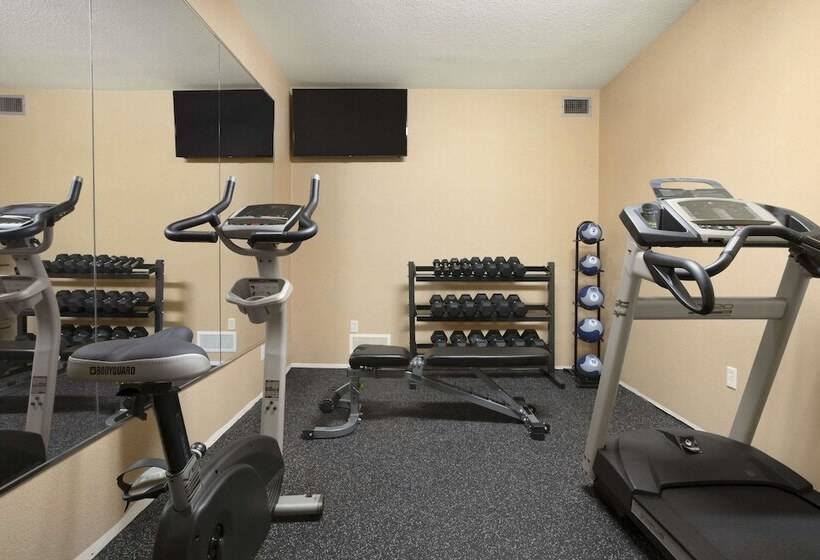 فندق على الطريق Days Inn By Wyndham Woodstock