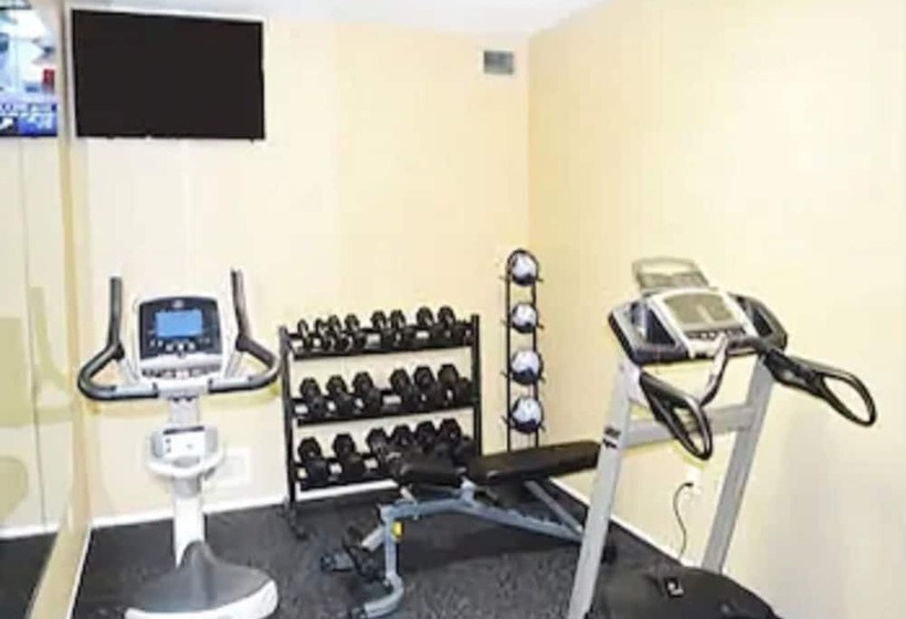 فندق على الطريق Days Inn By Wyndham Woodstock