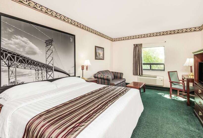 مُتل Super 8 By Wyndham Ambassador Bridge Windsor On