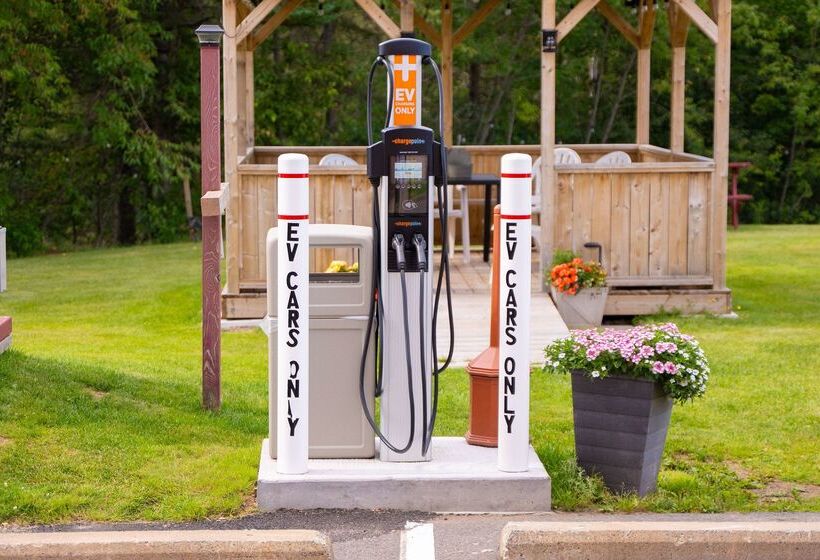 Motel Super 8 By Wyndham Amherst Ns