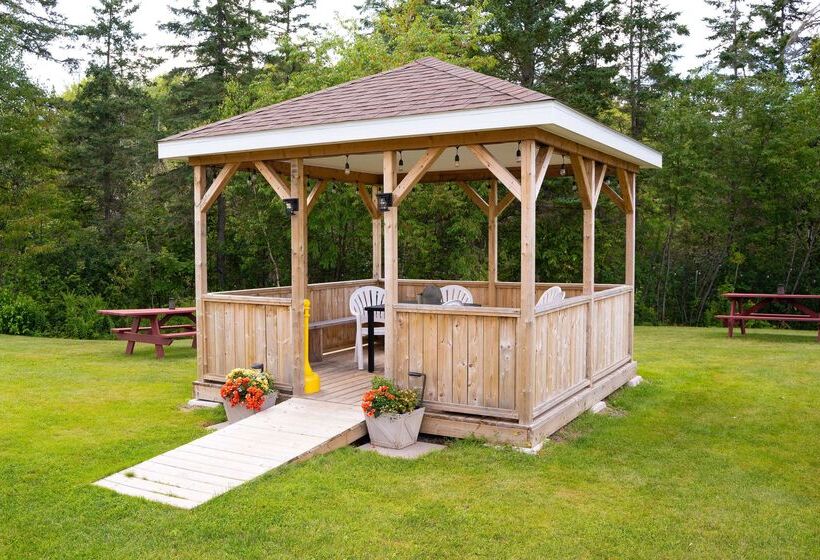 Motel Super 8 By Wyndham Amherst Ns