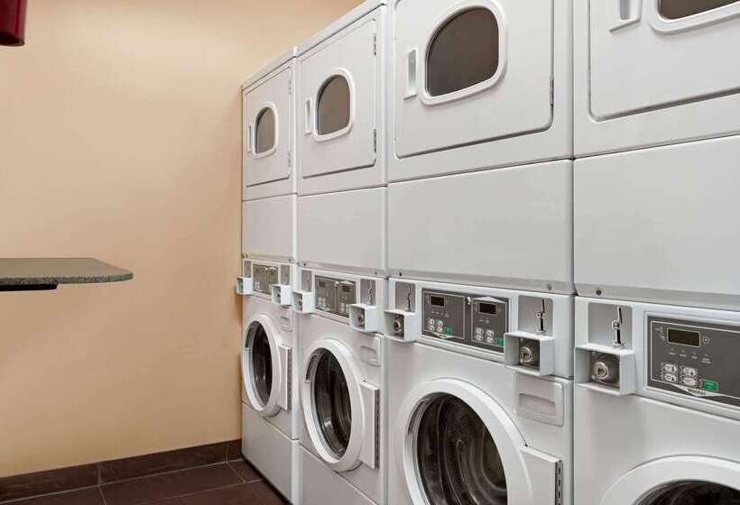 Motel Super 8 By Wyndham Calgary Shawnessy Area